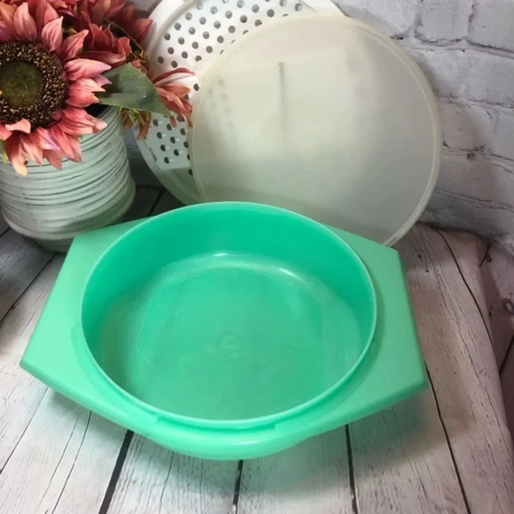 Vintage Tupperware GRATER bowl
